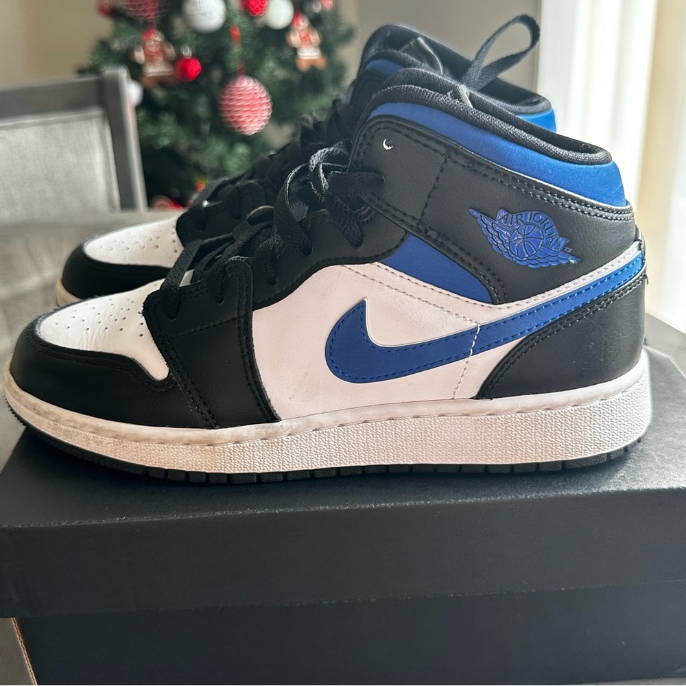 Air Jordan 1 mid! Racer blue/black/white. Size 5Y.
